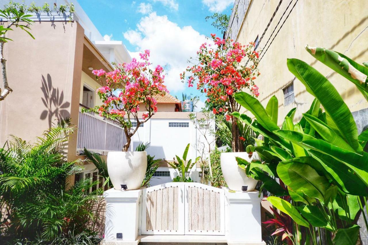 Hotel The Sloth Bali Canggu Exterior foto