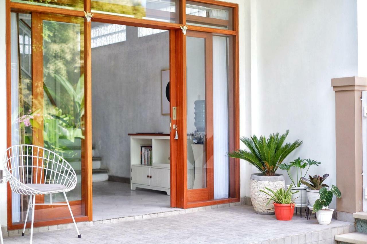 Hotel The Sloth Bali Canggu Exterior foto